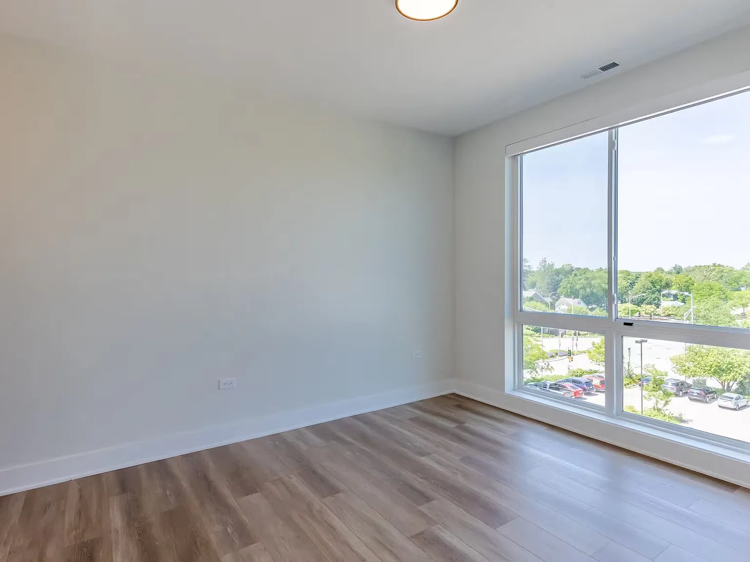 2 bed, 1600 sqft, $3,000 — Photo 2