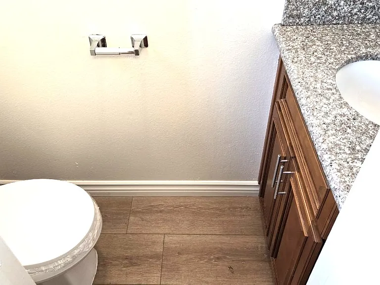 140 N Berendo St #2 — Photo 21