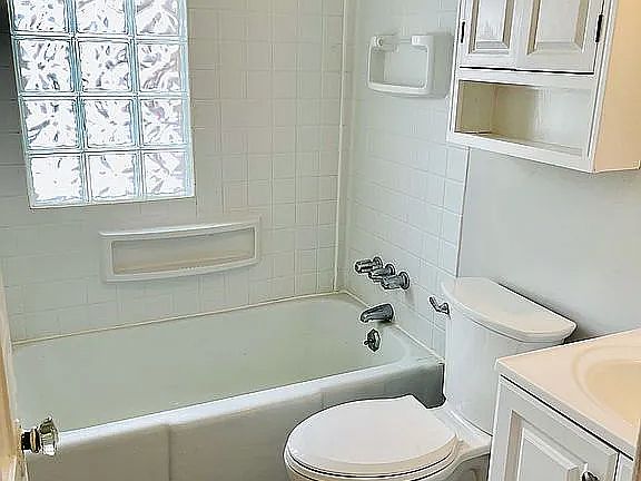 2nd image of 9214 Morton Ave