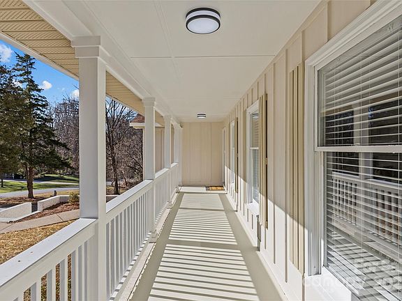 5th image of 706 Brook Forest Dr
