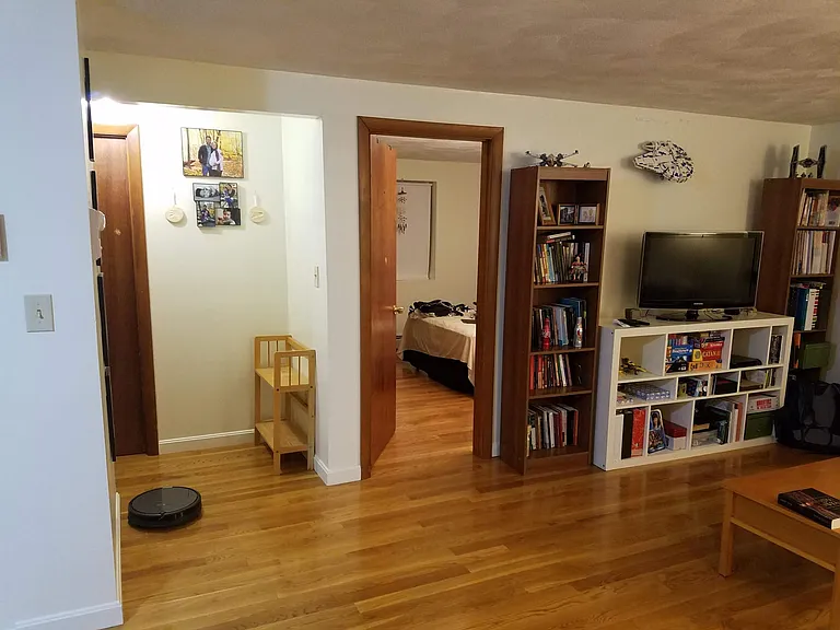 4 Aldersey St #16 — Photo 13