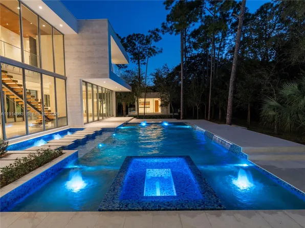 6720 SW 98th St, Pinecrest, FL 33156