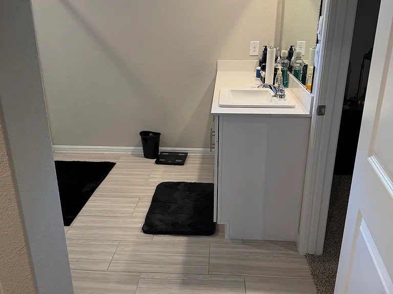 16413 Severn Ln — Photo 16