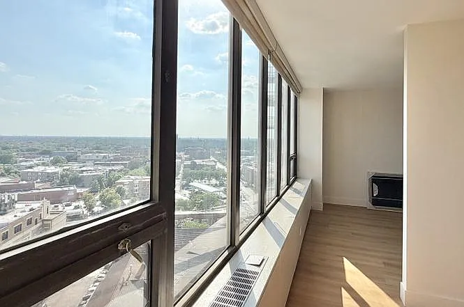 3930 N Pine Grove Ave #1708 — Photo 9