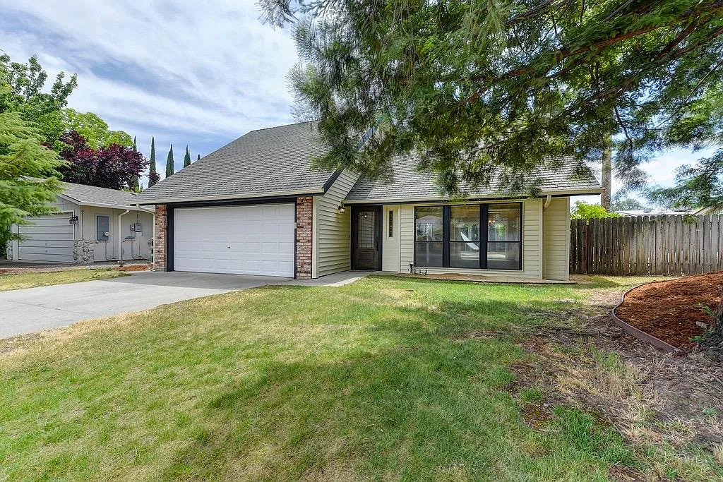 2680 Angeles Ct photo 1