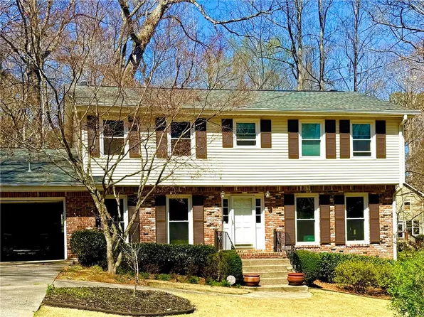 2610 Amberly Dr, Dunwoody, GA 30360