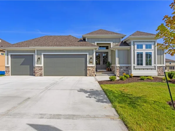 8315 NW 90th St, Kansas City, MO 64153