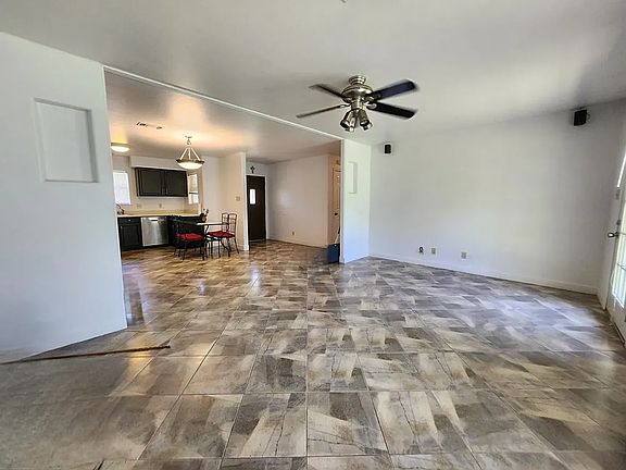 4th image of 626 S Creek St