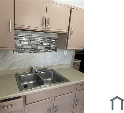 2nd image of 7957 S Clyde Ave #2