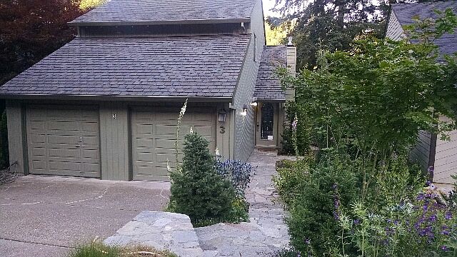 2nd image of 3 Saint Helens Cir