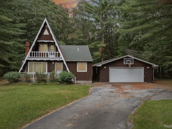 6458 Silver Fox Trl, Alger, MI 48610