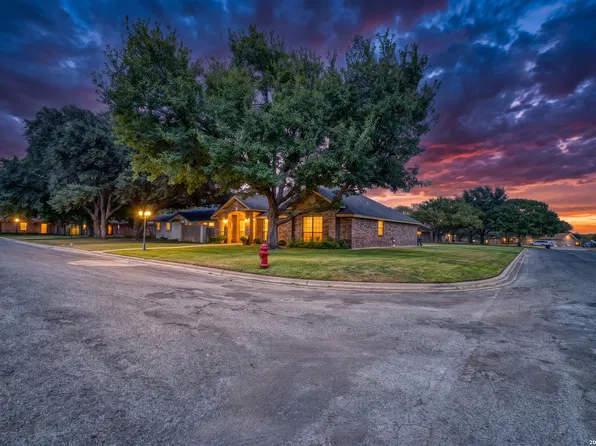 1 CYPRESS CIR, Uvalde, TX 78801