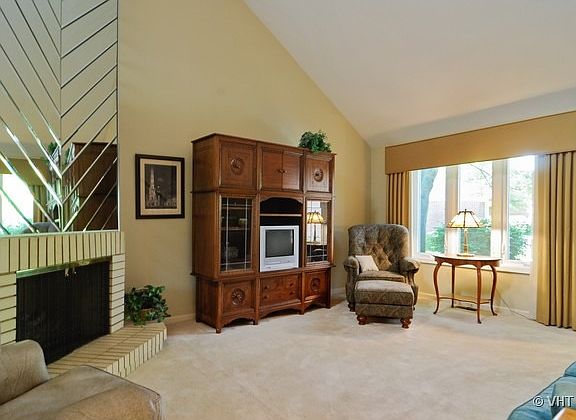 3rd image of 1707 Landcaster Ct