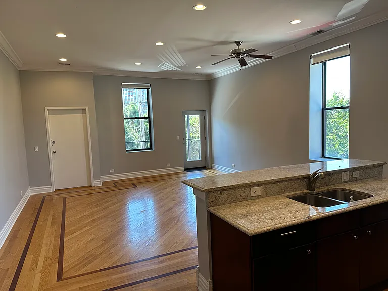 1135 W Chicago Ave #2W — Photo 4