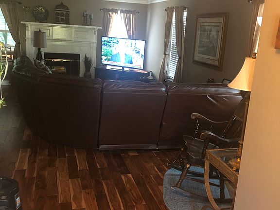 3rd image of 2325 Ashford Dr