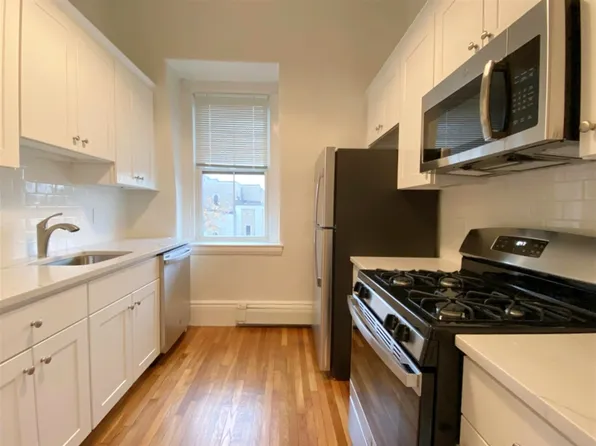 194 Central St, Somerville, MA