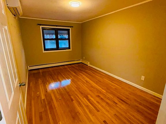 3rd image of 545 Hollywood Ave Floor 2