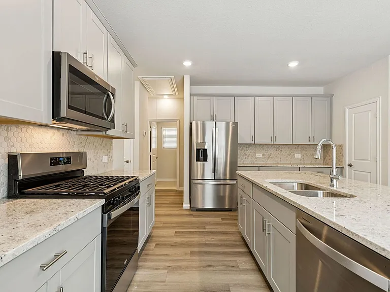 606 Travine Dr — Photo 4