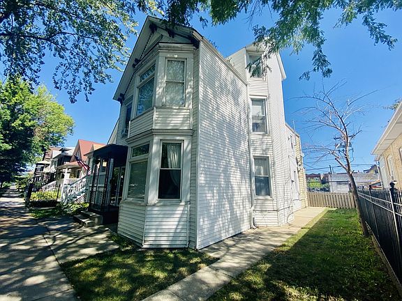 2nd image of 3105 N Sawyer Ave