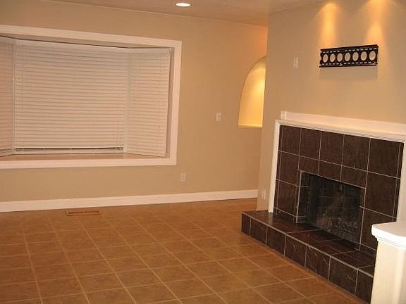 5th image of 1333 Shaddick Dr
