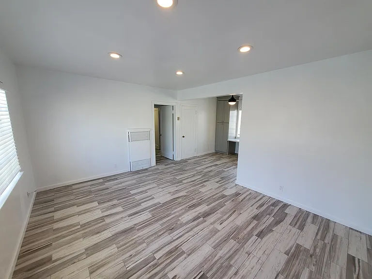 2515 S St #5 — Photo 9