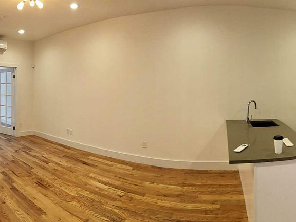 4th image of 420 Cornelia St #1