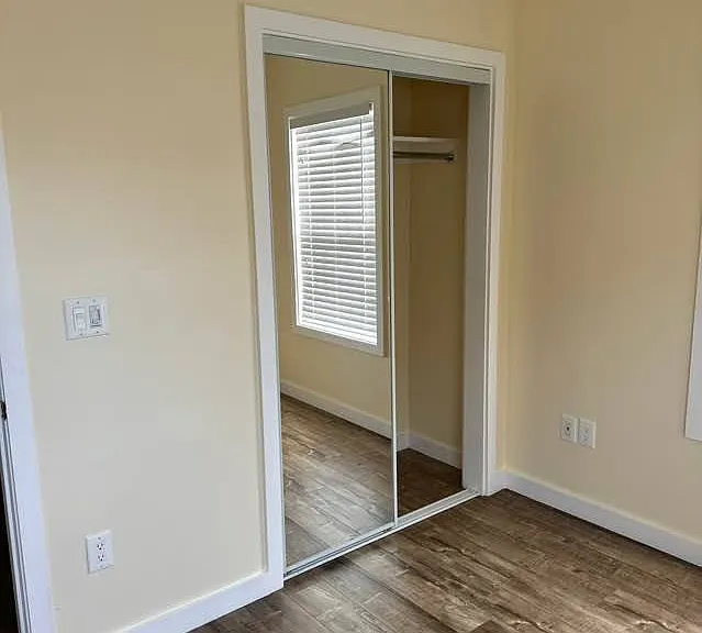 6403 S Victoria Ave — Photo 22