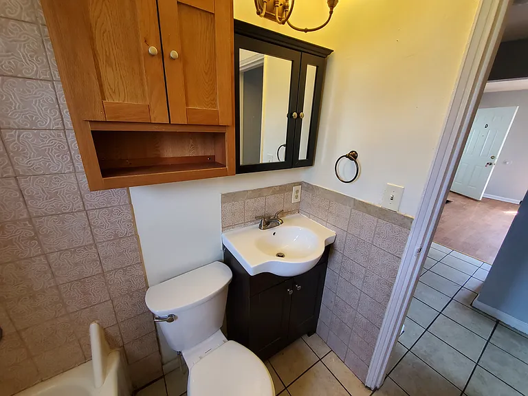 99 N Hampton Rd #D — Photo 9