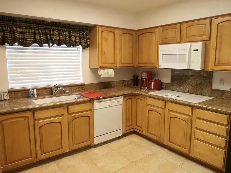 2340 Camero Ct — Photo 8