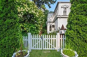 10 Hendricks St #1 — Photo 15