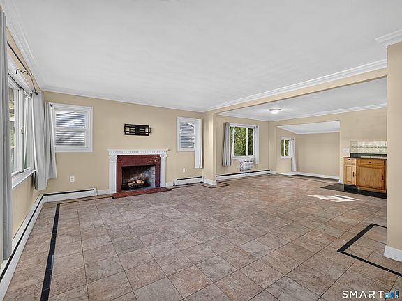 5th image of 348 Bayonet Street
