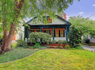 33 Roslyn Ave, Providence, RI 02908