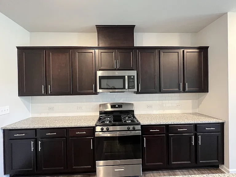 1090 Gemma Dr — Photo 12