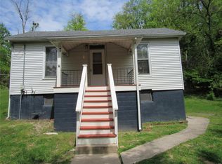 2221 Belle St, Alton, IL 62002