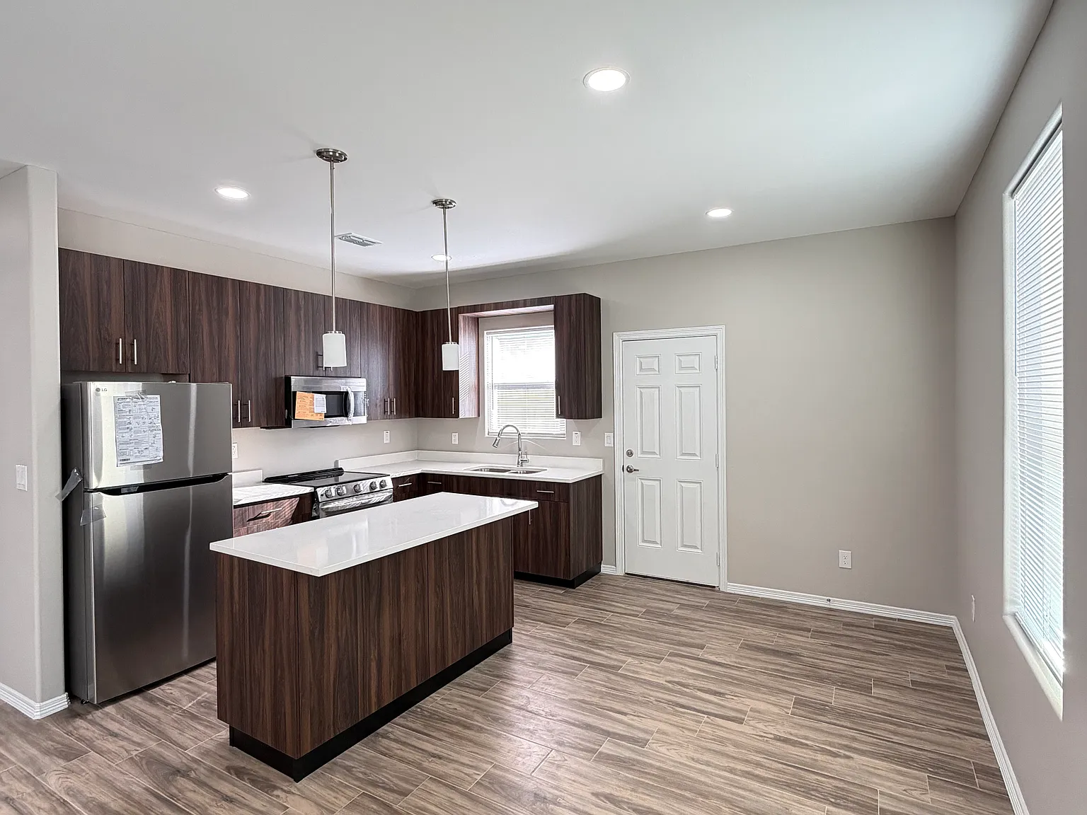 4200 La Vista Ave — Photo 2
