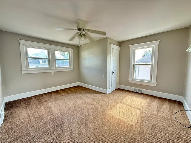 635 W Main St #1/2 — Photo 7