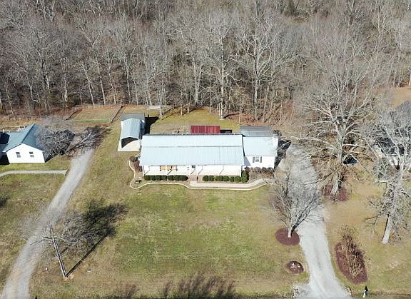 5th image of 200 River Bluff Dr W