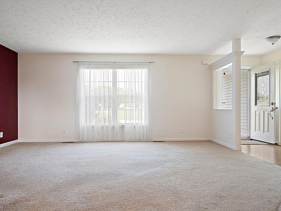 3rd image of 1609 Parkview Dr