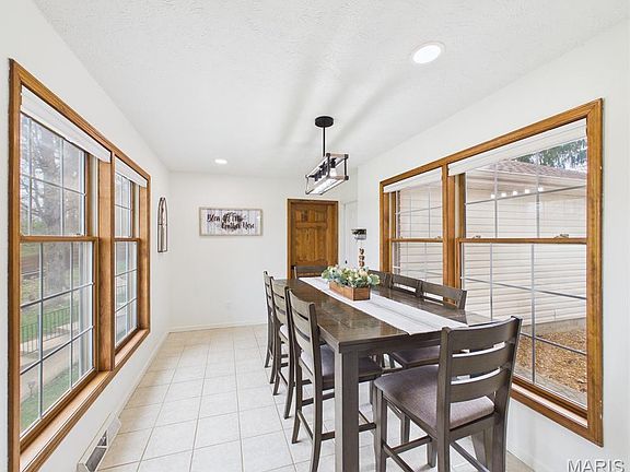 5th image of 17065 Lemming Ln