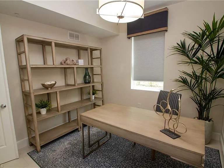 172 Indies Dr E #8-102 — Photo 13