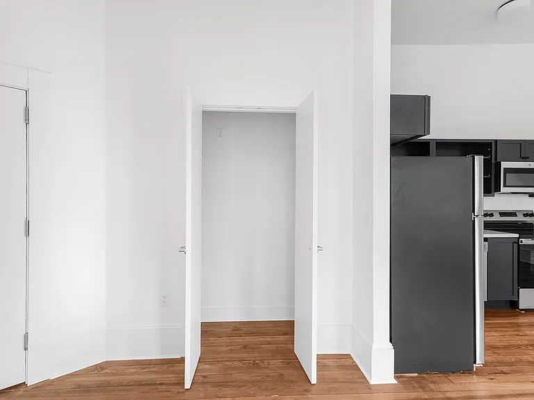 Cates Block Apartments — Photo 15