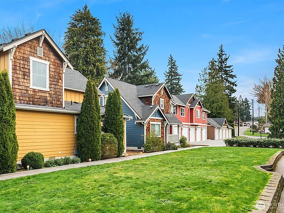 2nd image of 24226 52nd Avenue W #G