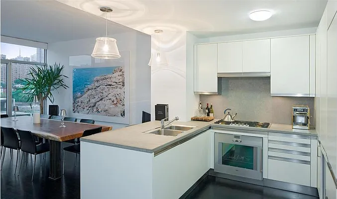 Rented by Compass | media 25