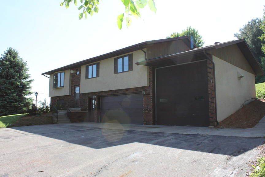 1st image of 607 Birchwood Ln