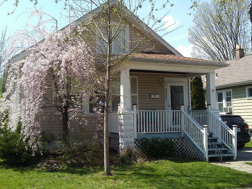 1st image of 2648 Parker St