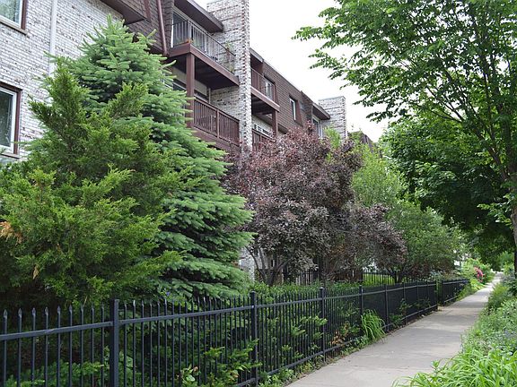 4th image of 1501 Portland Ave APT 206