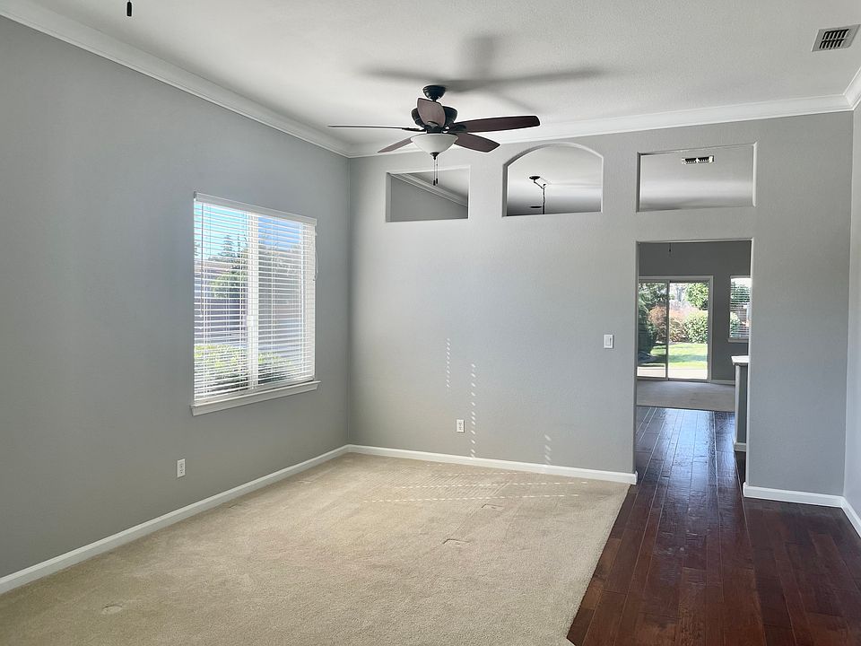 Formal living/dining area