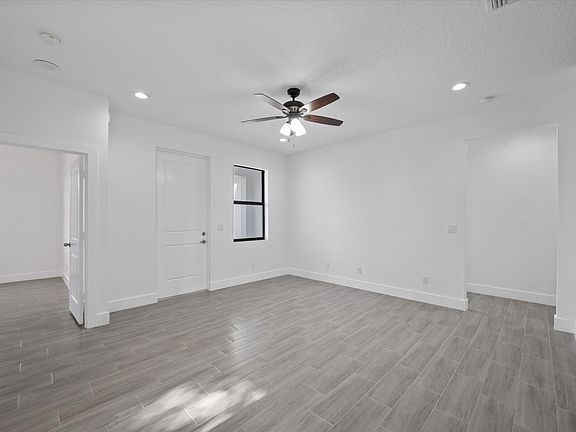5th image of 141 W 16th Street