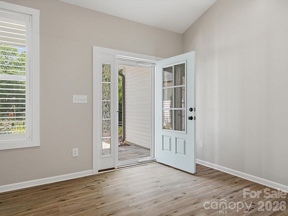 4th image of 1863 Sardis Dr