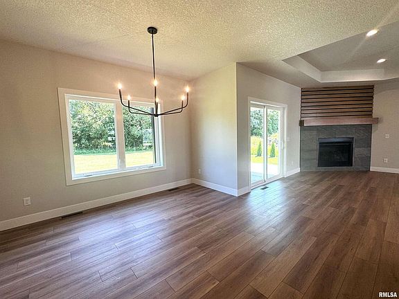 5th image of 323 Linda Ln